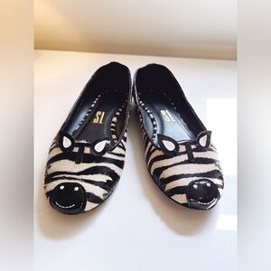 Santa Lolla Zebra Animal Print Flats - Size 8